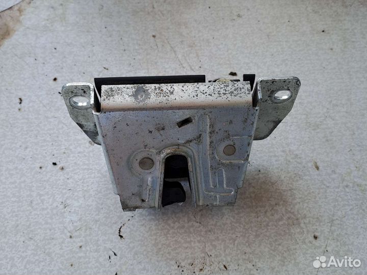 Замок крышки багажника Мерседес бенц Мл W163