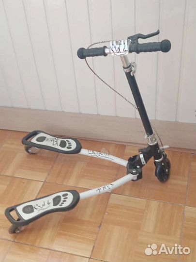 Самокат трехколесный инерционный