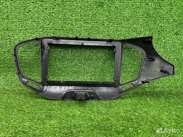 Рамка магнитолы Ваз Vesta Cross универсал 21129