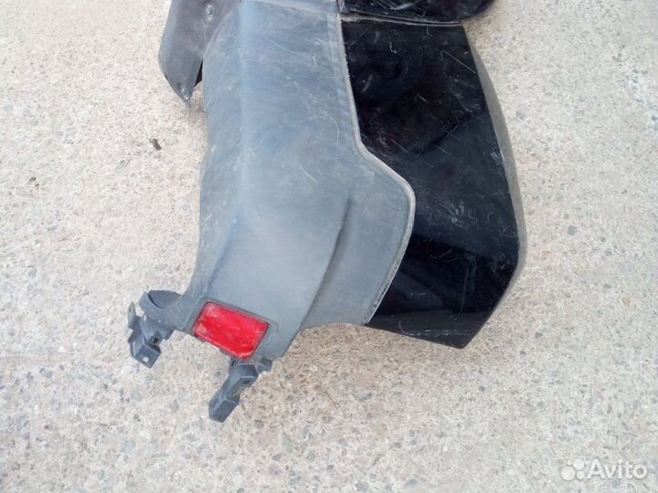 Бампер задний левый Mitsubishi Pajero 4 V9