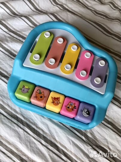 Пианино три кота