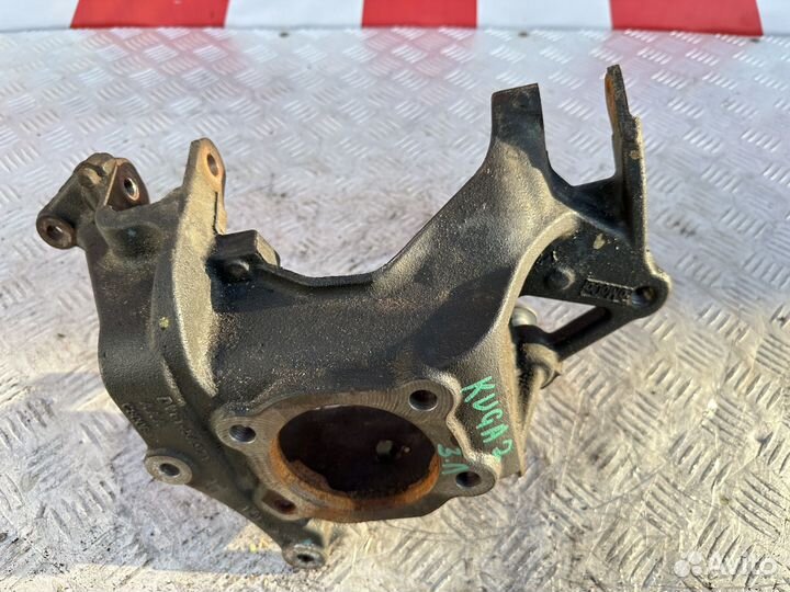 Цапфа задняя левая Ford Kuga 2