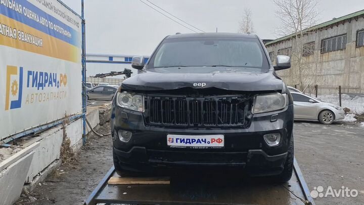 Дефлектор воздушный левый Jeep Grand Cherokee (WK2) 1UE23DX9AB