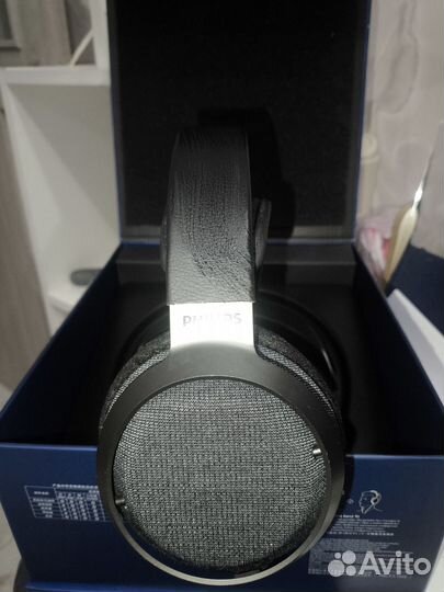 Наушники Philips Fidelio X3