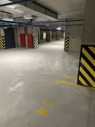 Машиноместо, 14 м²