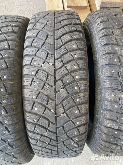 Yokohama Ice Guard G075 215/65 R16