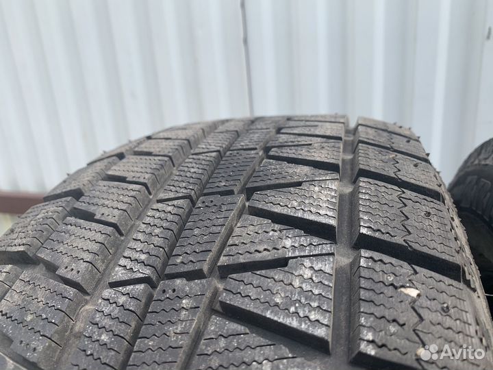 Bridgestone Blizzak Revo GZ 225/55 R17 97S