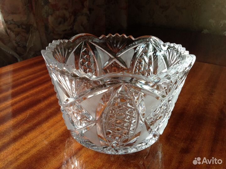 Ваза хрустальная