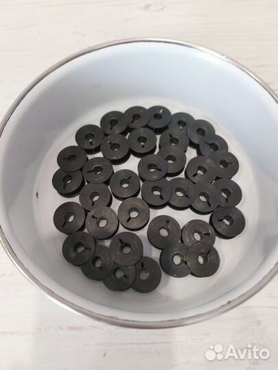 Шпулька металлическая для швейной машинки