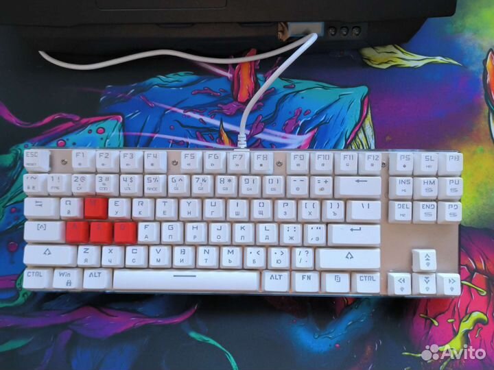 Игровая механическая клавиатура белая