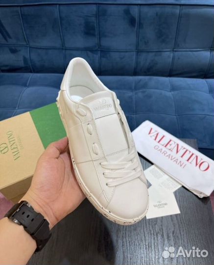 Кроссовки valentino