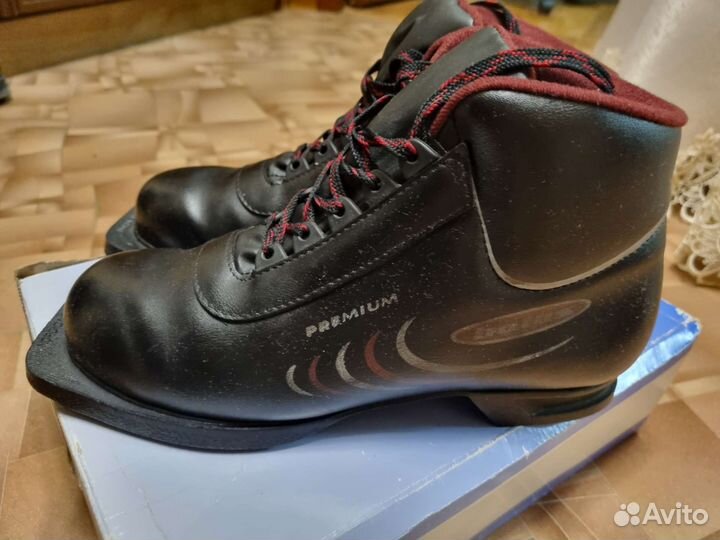 Лыжные ботинки размер 40-41