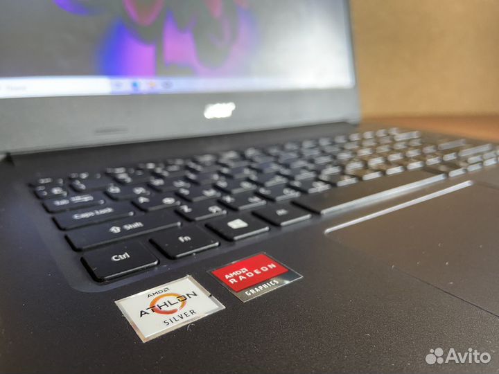 Современный Ультрабук Acer Athlon Silver/4gb/SSD