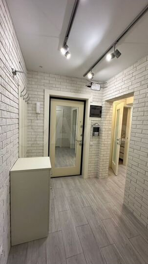 2-к. квартира, 64 м², 13/17 эт.