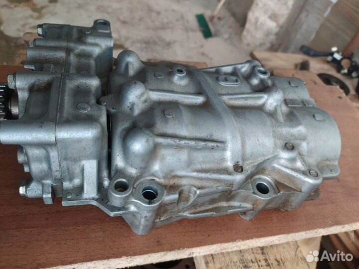 Насос подачи масла в моторе 2.4 Бензин J24B Suzuki