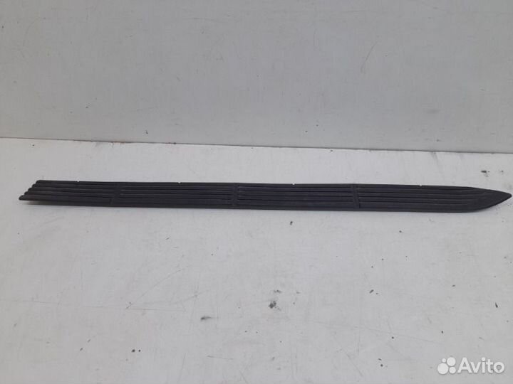 Накладка подножки правая Toyota Land Cruiser 200