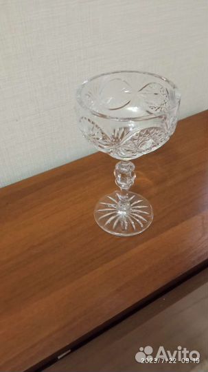 Вазочка на ножке для конфет и варенья