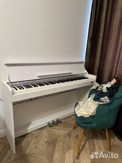 Продам почти новое цифровое пианино NUX WK 300/310