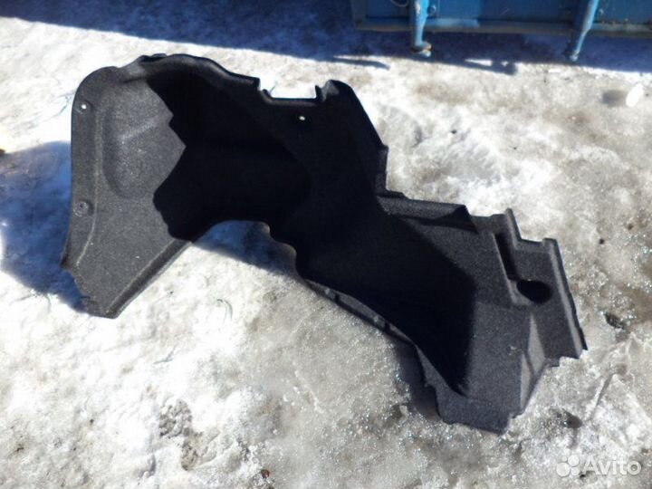 Обшивка багажника левая Toyota Corolla Axio NZE141