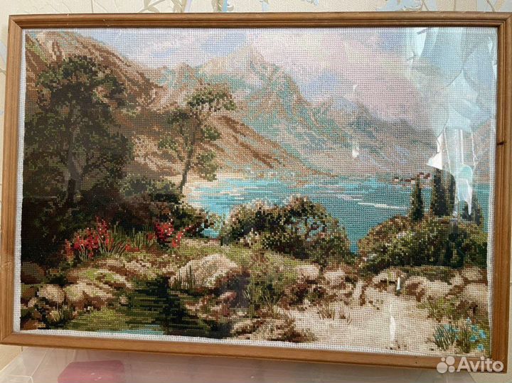 Картина вышитая