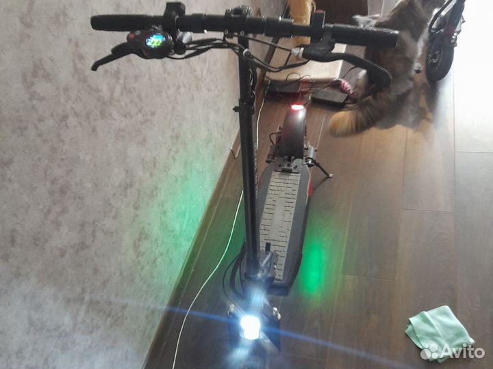 Самокат взрослый электрический бу