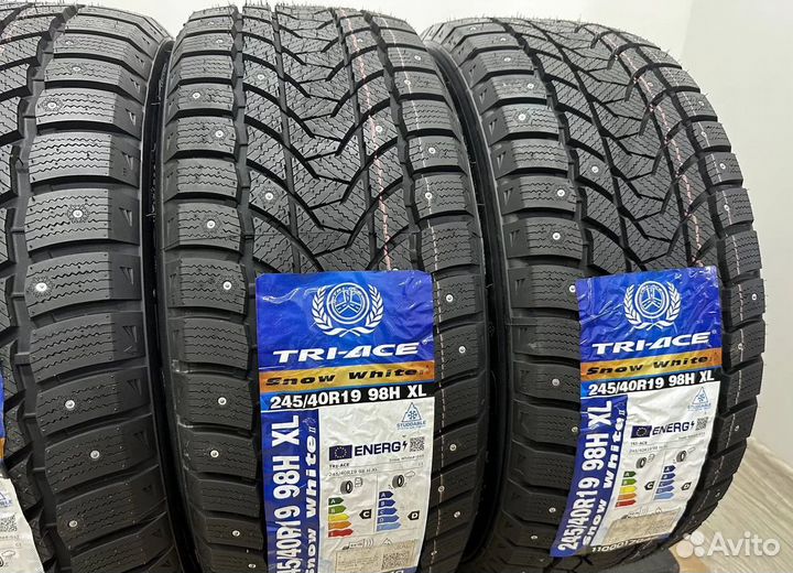 Tri Ace Snow White II 245/40 R19 и 275/35 R19 51J
