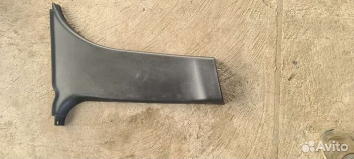 Обшивка средней стойки mazda 3 bk мазда 3