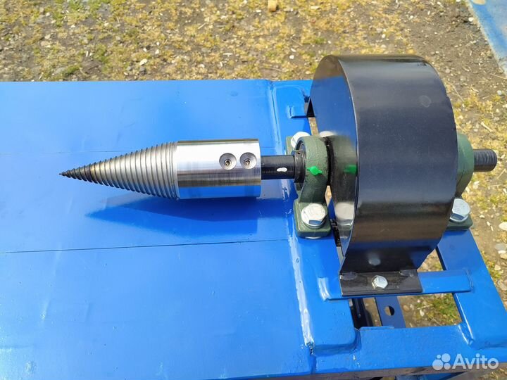 Винтовой дровокол