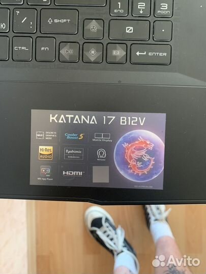 Ноутбук MSI Katana 17 B12VFK-271XRU черный