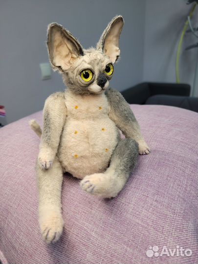 Игрушка кот сфинкс