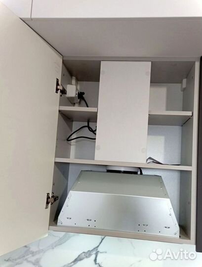 Кухня в потолок