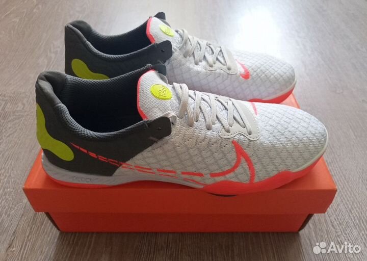 Футзалки бампы Nike React Gato