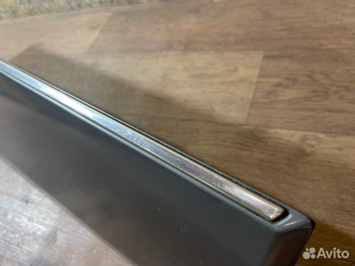 Молдинг двери передний правый Mercedes-Benz E320