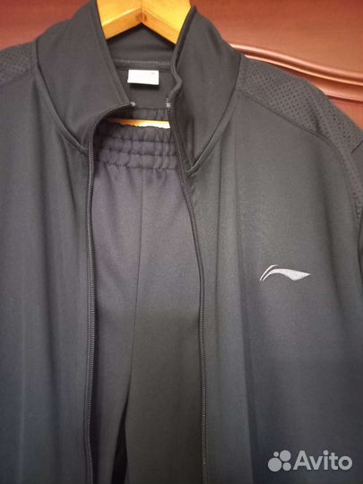 Костюм спортивный