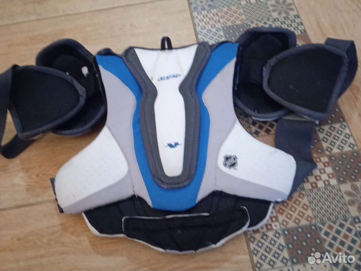 Нагрудник хоккейный jr ccm