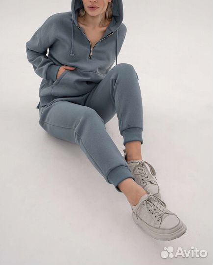 Спортивный костюм новый утепленный