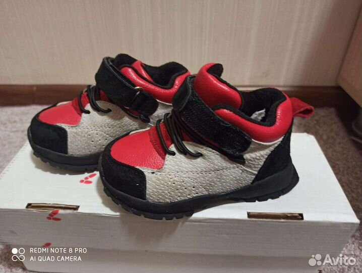 Кроссовки детские размер 18