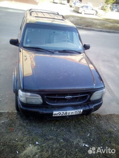 Бампер передний Ford Explorer 2000 года