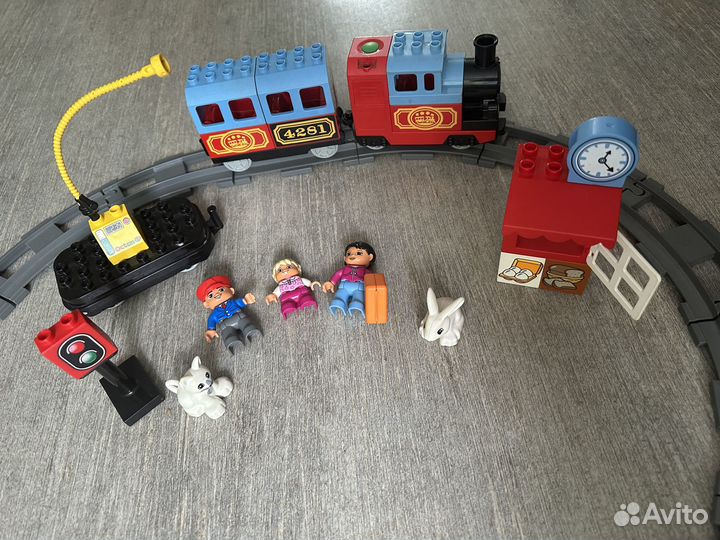 Пассажирский поезд Lego Duplo 10874