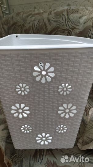 Корзина для белья угловая новая