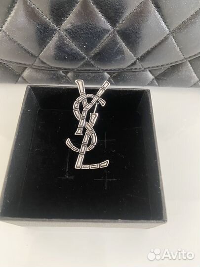 Брошь ysl monogramm