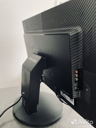Монитор Samsung SyncMaster 275T