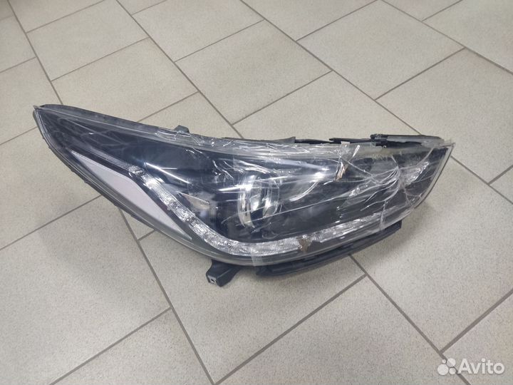 Фара передняя правая solaris