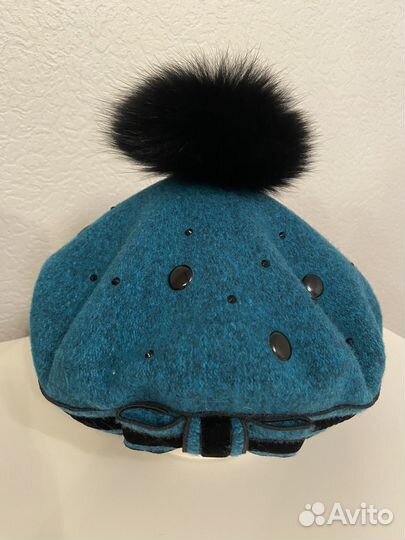 Берет с помпоном