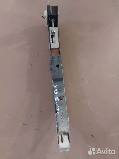 Кронштейн заднего бампера на Audi A8 D3