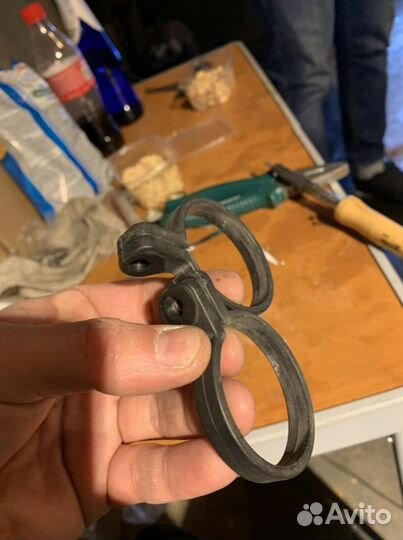 Ducati monster крепления переднего крыла правые