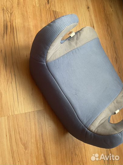 Автокресло бустер