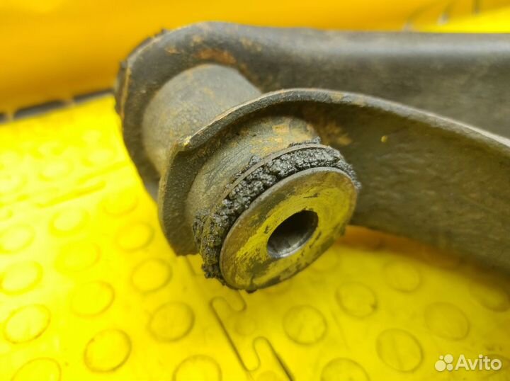 Рычаг передний левый Mercedes-Benz C107 M117.982