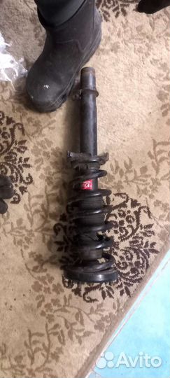 Левая стойка амортизатора honda accord 8 2.4