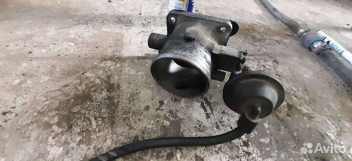 Дроссельная заслонка Hyundai Santa Fe 2.0D 2008